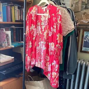 Forever 21 Floral Red Women's Short Kimono